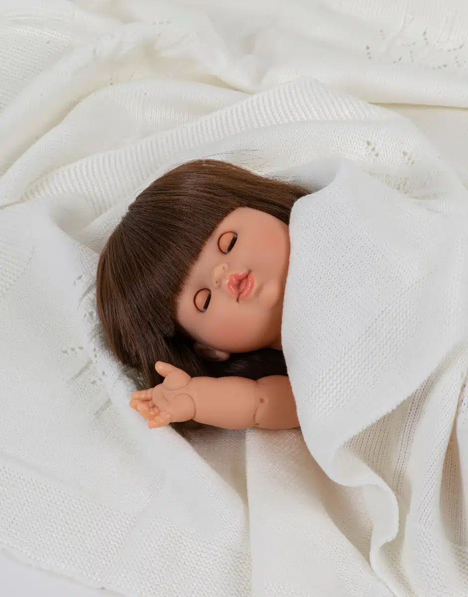 Chloe mit schläfrigen Augen