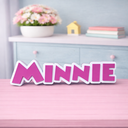 3D-Aufsteller Name in Minnie Schrift