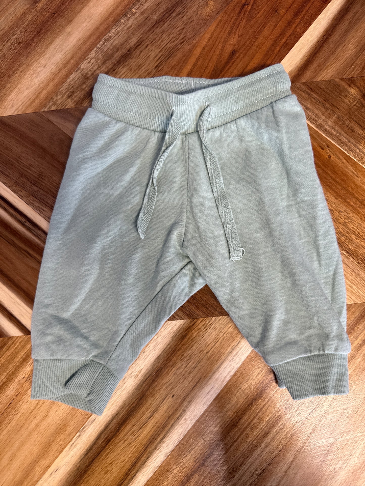 Jogginghose grün Gr. 56